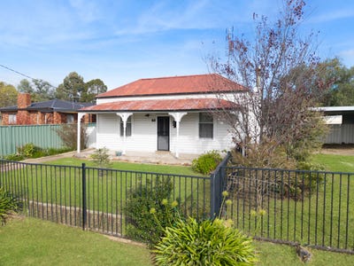 /international/au/53-ebden-street-heathcote-vic-151407268/