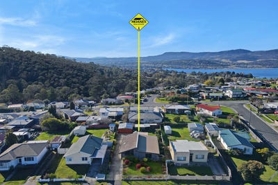 /international/au/64-hilton-road-claremont-tas-151669436/