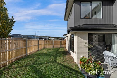 /international/au/1-43-london-way-kingston-tas-151856900/