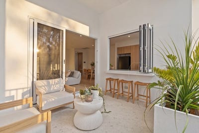 /international/au/2-9-simpson-street-coolangatta-qld-151232812/