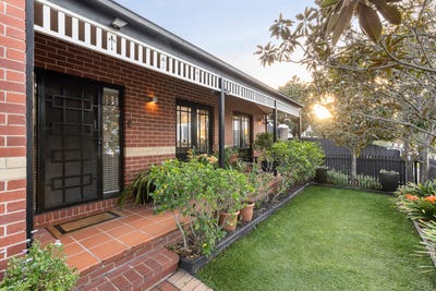 /international/au/28b-ferguson-street-brighton-east-vic-152564076/