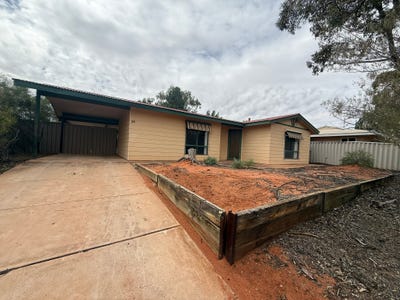 /international/au/38-bopeechee-st-roxby-downs-sa-152655744/