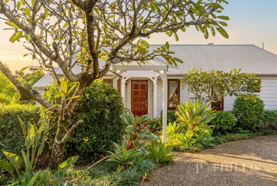 /international/au/16-amethyst-court-carrara-qld-151070388/