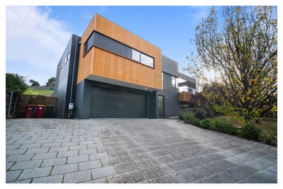/international/au/67-parklands-parade-newnham-tas-151645476/