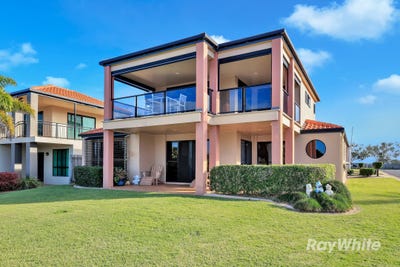 /international/au/22-chantelle-circuit-coral-cove-qld-151550152/
