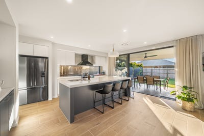 /international/au/12-yurri-street-griffin-qld-148220732/