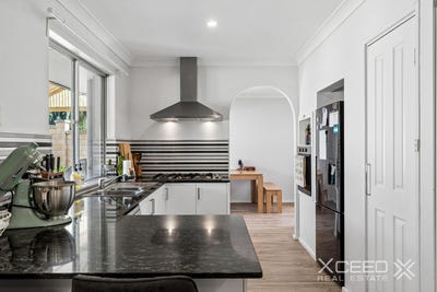 /international/au/8-cotton-place-hillarys-wa-151028348/