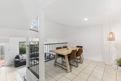 /international/au/57-141-pacific-pines-boulevard-pacific-pines-qld-151583344/