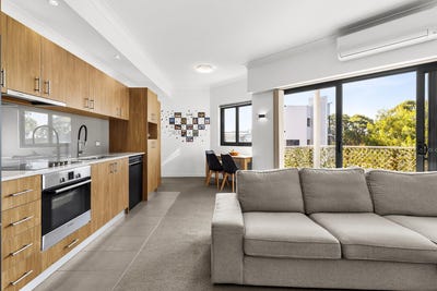 /international/au/74-6-walsh-loop-joondalup-wa-151108872/