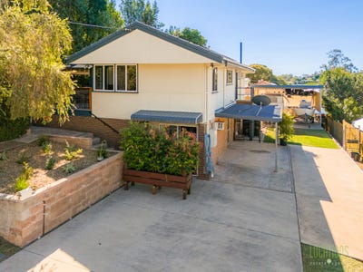 /international/au/8-burrows-street-west-gladstone-qld-148538428/