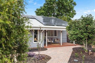 /international/au/41-cyril-road-high-wycombe-wa-151376404/