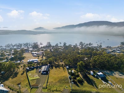 /international/au/23-anbria-drive-white-beach-tas-204530656/