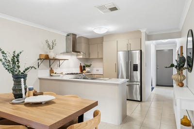 /international/au/11b-currong-way-nollamara-wa-151528168/