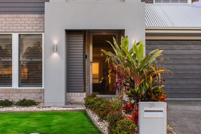 /international/au/29-side-creek-parade-narangba-qld-148237404/