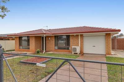 /international/au/46-mcfarlane-street-wilsonton-qld-151327480/