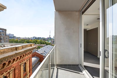 /international/au/807-162-albert-street-east-melbourne-vic-148290420/