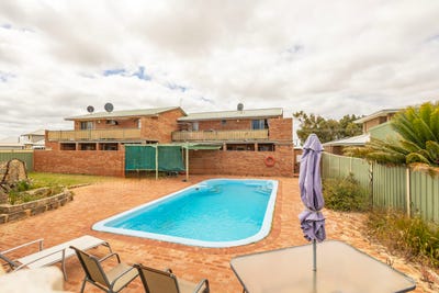 /international/au/unit-4-3-tuart-street-leeman-wa-152591692/