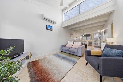 /international/au/11-40-44-fitzroy-street-sale-vic-151400360/