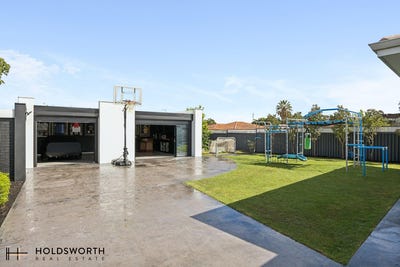 /international/au/23-plover-way-stirling-wa-152485952/