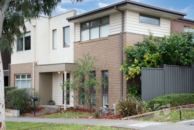 /international/au/21-atlantic-drive-pakenham-vic-151388620/