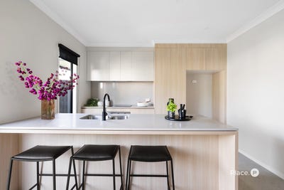 /international/au/29-153-government-road-richlands-qld-151369068/