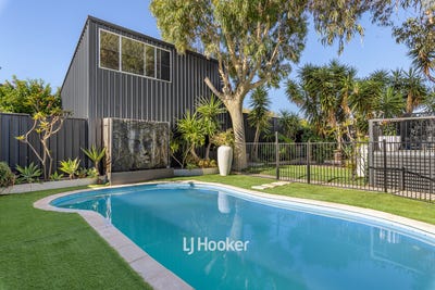 /international/au/4-rosamond-street-australind-wa-151170588/