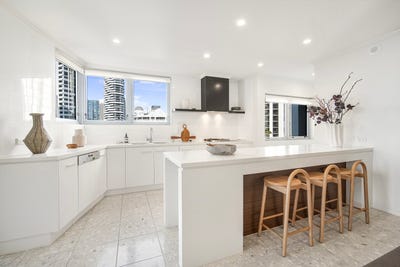 /international/au/13-120-surf-parade-broadbeach-qld-148258552/