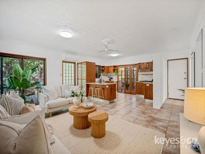 /international/au/24-alligator-creek-road-alligator-creek-qld-152549208/