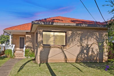 /international/au/92-northcote-road-greenacre-nsw-148513120/
