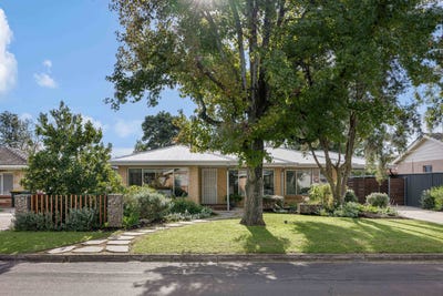 /international/au/17-beaufort-crescent-felixstow-sa-151395676/