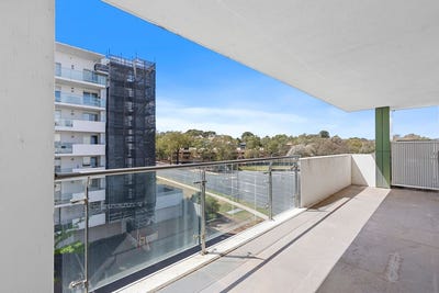 /international/au/128-72-college-street-belconnen-act-150435684/
