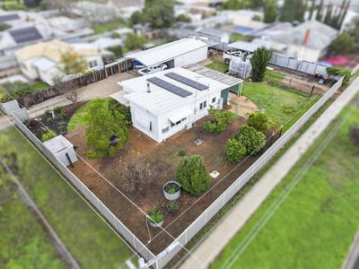 /international/au/2-goomalibee-street-benalla-vic-151418144/