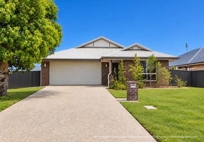 /international/au/69-gaske-lane-chinchilla-qld-152531300/