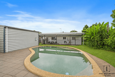/international/au/6-davis-close-manoora-qld-151018572/