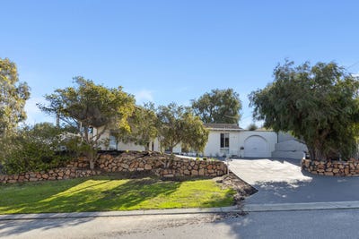 /international/au/62-simpson-drive-padbury-wa-148530824/