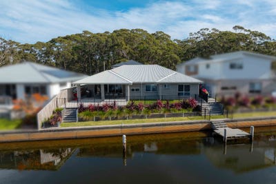 /international/au/6-23-jacobs-drive-sussex-inlet-nsw-148450536/