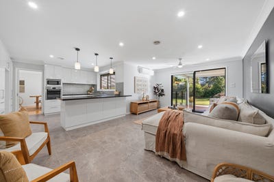 /international/au/43-onkaparinga-crescent-kaleen-act-151510692/