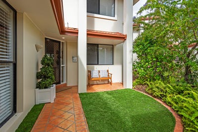 /international/au/9-23-santa-barbara-road-hope-island-qld-148025992/