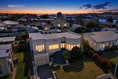 /international/au/10-franklin-street-devonport-tas-152461356/