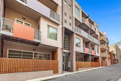/international/au/6-18-tyrone-street-north-melbourne-vic-151376080/