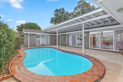 /international/au/19-king-george-parade-forster-nsw-151296104/