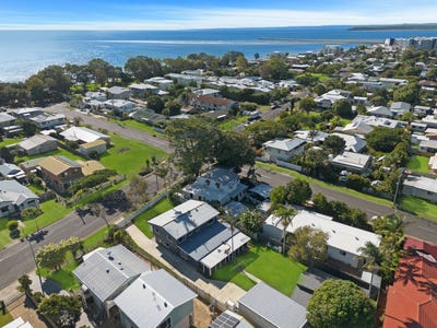 /international/au/219-cypress-street-urangan-qld-148218152/