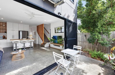 /international/au/1-83-falconer-street-southport-qld-152461172/