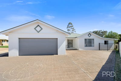 /international/au/17-eureka-place-hillvue-nsw-152416756/
