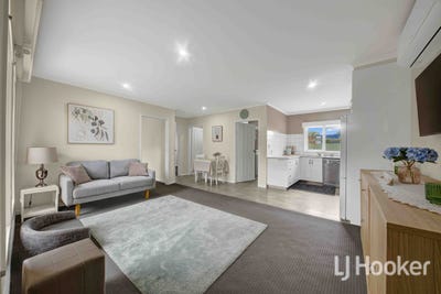 /international/au/2-224-main-street-bacchus-marsh-vic-152621960/