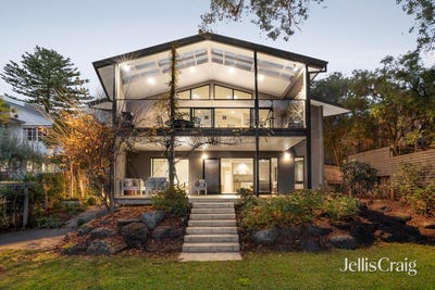 /international/au/18-philip-street-lower-plenty-vic-151526516/