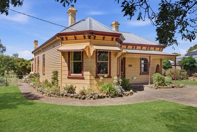 /international/au/83-princes-highway-port-fairy-vic-150716796/