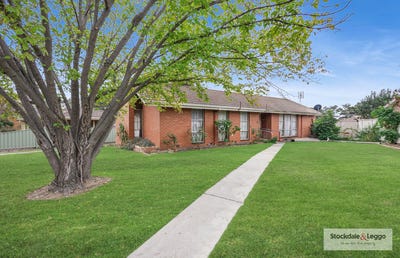 /international/au/5-truscott-avenue-california-gully-vic-151327840/
