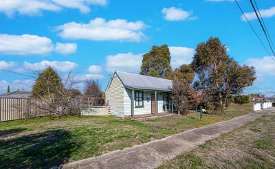 /international/au/19-queen-street-sebastopol-vic-148484756/