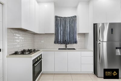 /international/au/9-165-green-valley-road-green-valley-nsw-152305884/
